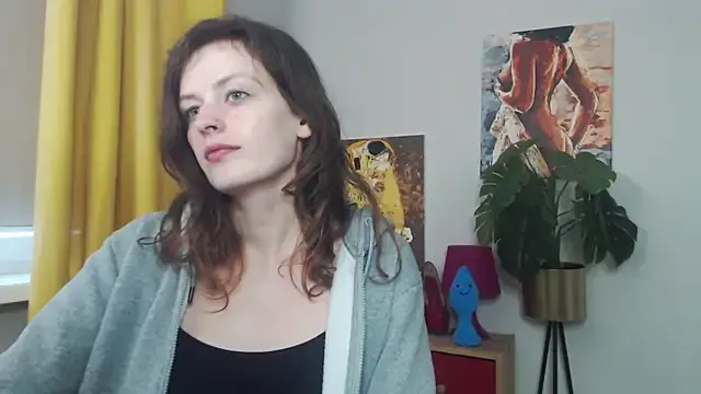 Freechat juicyNadine on StripChat