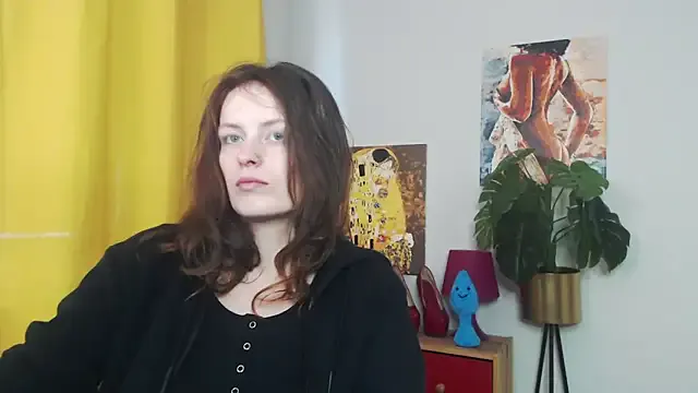 Freechat juicyNadine on StripChat