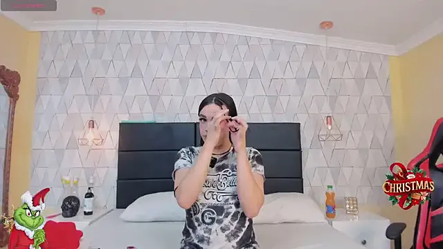 Freechat JustinePerry on StripChat