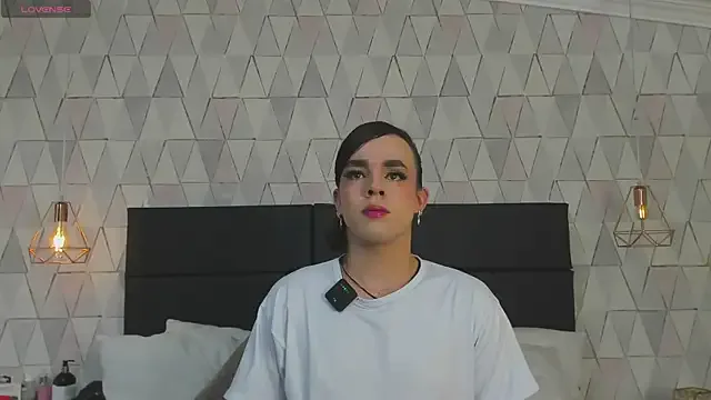 Freechat JustinePerry on StripChat