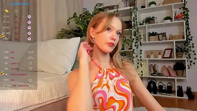 Kara_smalltits — Take off my shorts