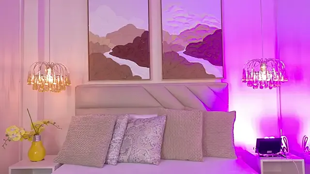 Group kendalFox_ on StripChat