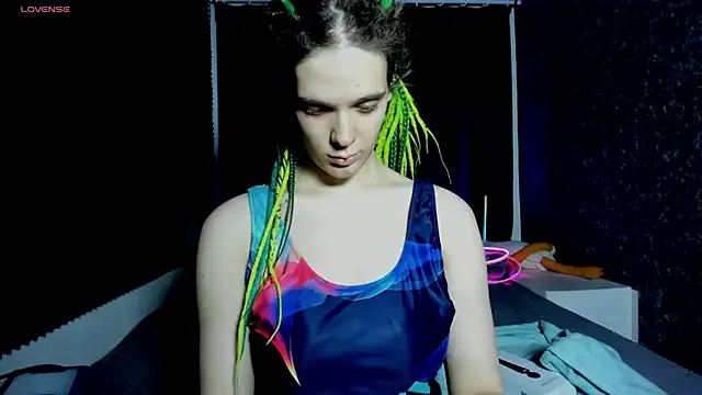 Offline KIKI_Krash on StripChat