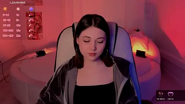 Kimmie_shine on StripChat 