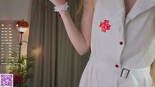 KissyCloud — Sensually suck my finger