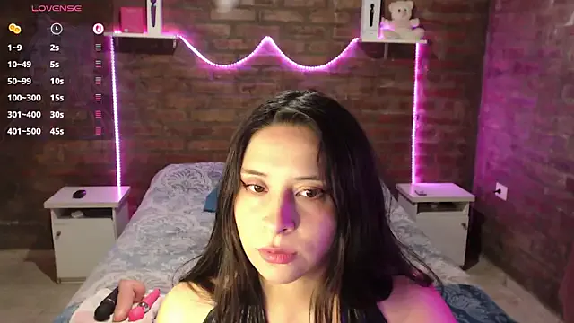 Freechat KityEstrover on StripChat