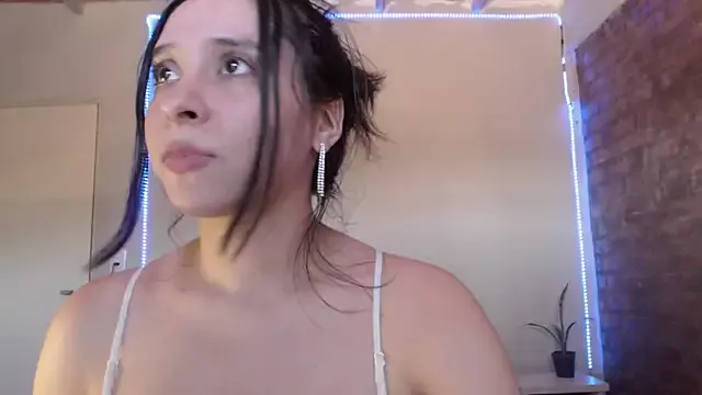 Freechat KityEstrover on StripChat