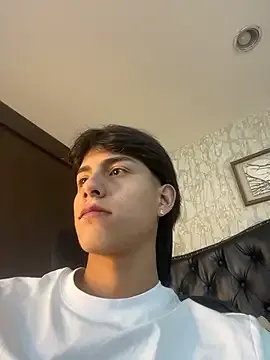 Freechat Lander_Cruz on StripChat