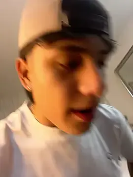 Freechat Lander_Cruz on StripChat