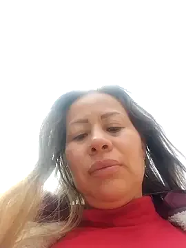 LaraCaliente on StripChat