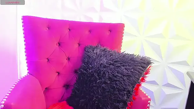 Private LilyQueen_cg on StripChat