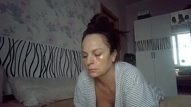 StripChat LindaStarS is Freechat LindaStarS — dancing in high heels