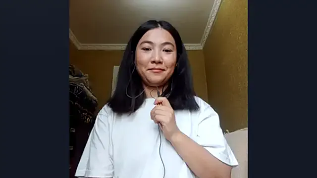 Freechat LinneaHyles on StripChat