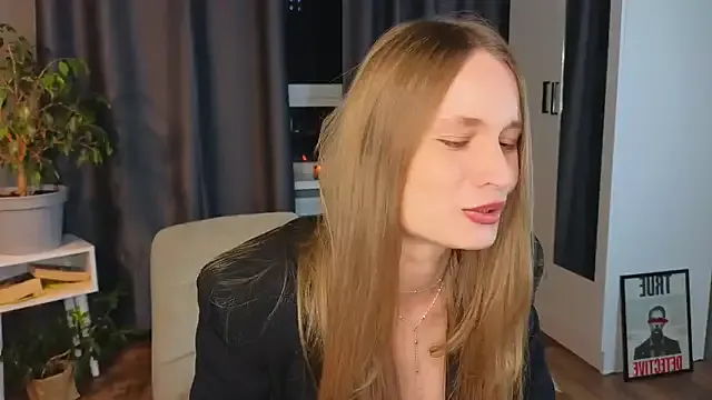 Freechat lisa_schiele on StripChat