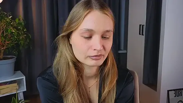 Freechat lisa_schiele on StripChat