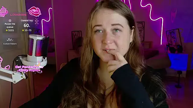 LizzyShine — Stand up and blow kiss