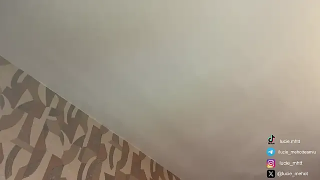 Freechat lucie_mehott on StripChat