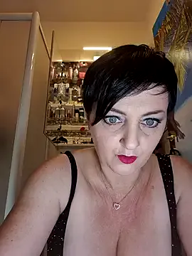 Freechat lucillabollente on StripChat