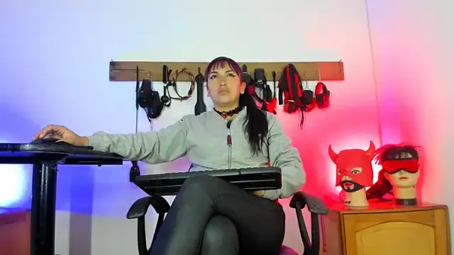 Freechat LucyStrike_ on StripChat