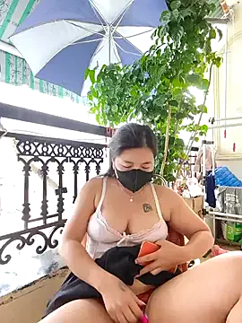 Freechat lyna_bl on StripChat