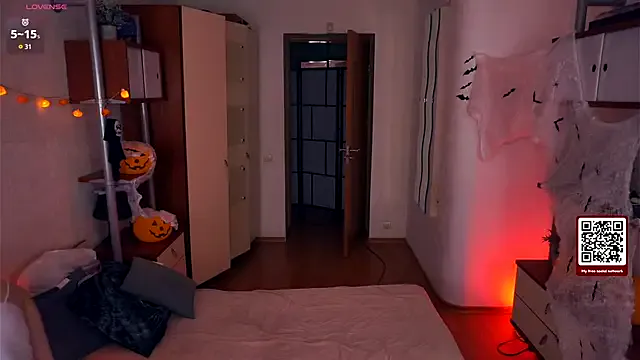 StripChat LynetHakes is Private LynetHakes — hard slaps to my tits