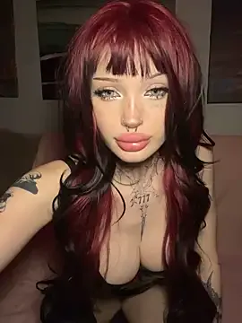 Freechat madelinexx on StripChat