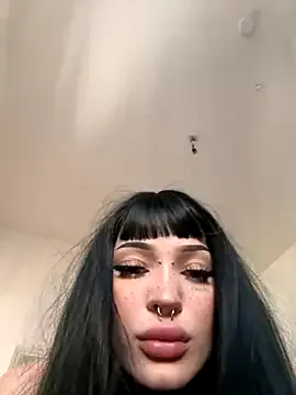 Freechat madelinexx on StripChat