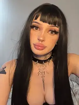 Freechat madelinexx on StripChat