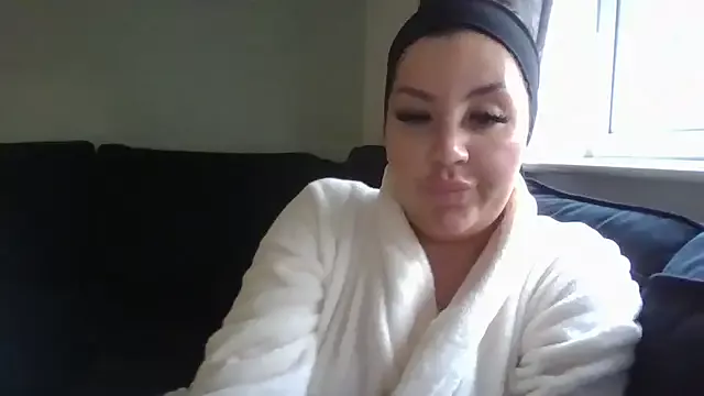 Group magical_mia on StripChat