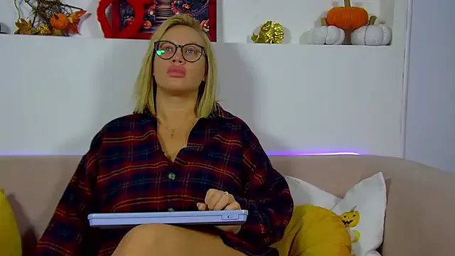 MariaNeumann — Lingerie that screams trouble 