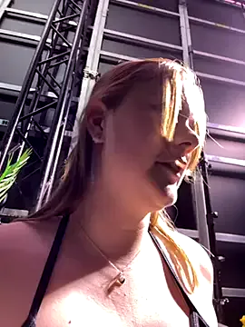 Offline MaribelRiver on StripChat