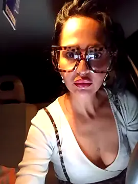 Freechat Masha_Real_84 on StripChat