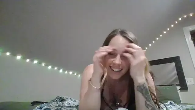 Freechat mavismable on StripChat