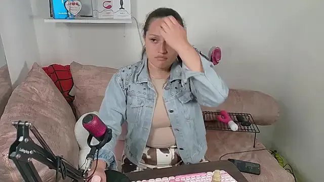 Private megan_doll2 on StripChat