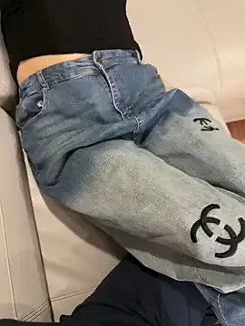 Meii-meyy — How to seduce her boyfriend for sex show