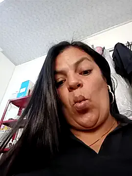 Freechat Mia-Glow on StripChat