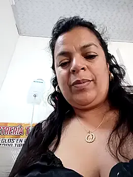 Freechat Mia-Glow on StripChat