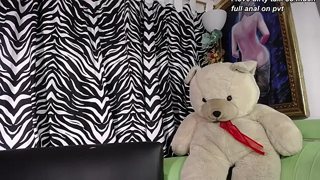 Freechat mia_beatles on StripChat