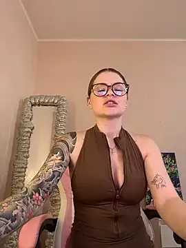 miaacatt — flash tits