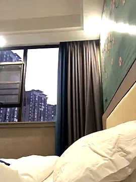 Offline Mile-m on StripChat