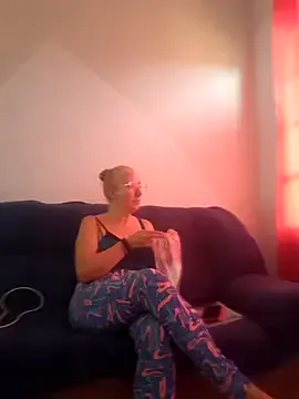 Freechat MILEIDE980 on StripChat