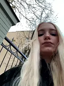 Offline Milkyy_wway on StripChat