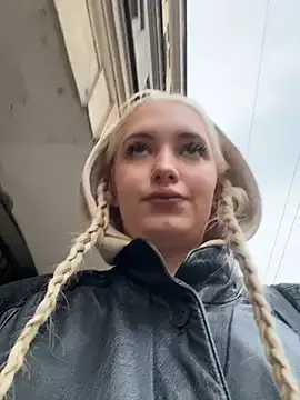 Offline Milkyy_wway on StripChat