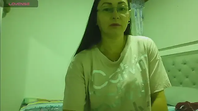 Freechat milly_sanchez on StripChat