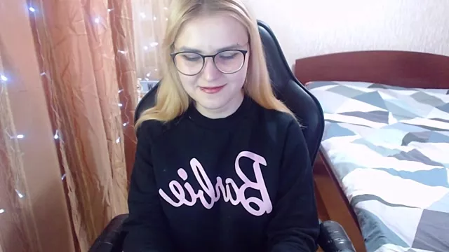 MissBrightShine on StripChat 