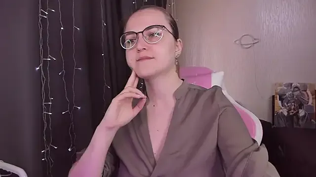 MissBrightShine on StripChat 