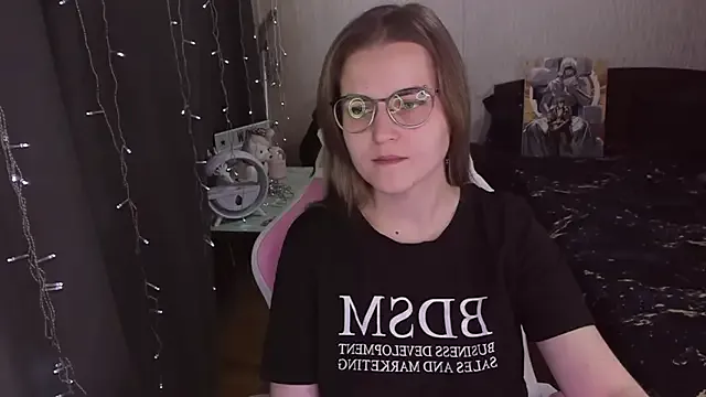 MissBrightShine on StripChat 