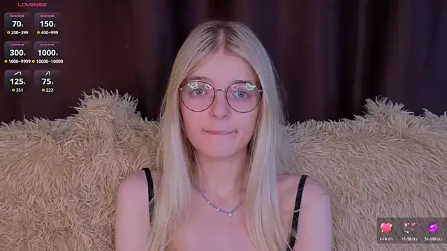 StripChat MonicaShiny is Freechat MonicaShiny — suck fingers