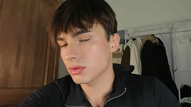 Freechat mystic_evan on StripChat