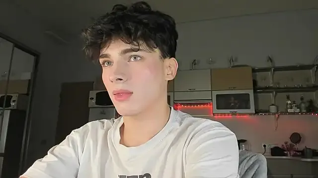 Freechat mystic_evan on StripChat